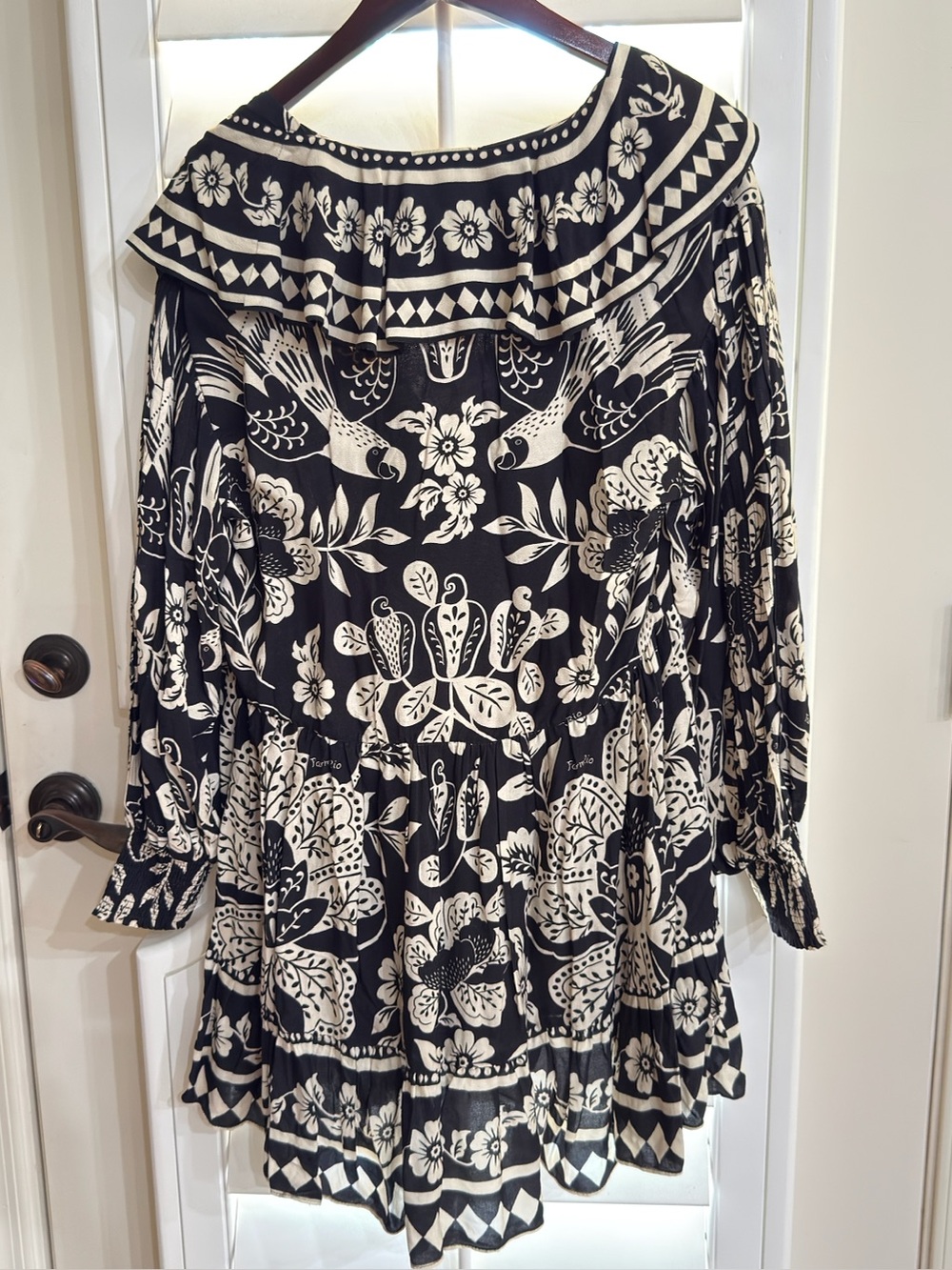 FARM Rio "Graphic Floral" Black Mini Dress. NWT. Size M - Picture 4 of 4